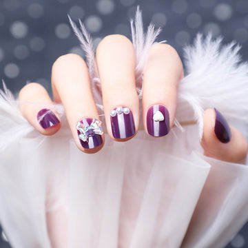 Wearing Nails With Diamonds And Purple Fake Great Hairs Nails